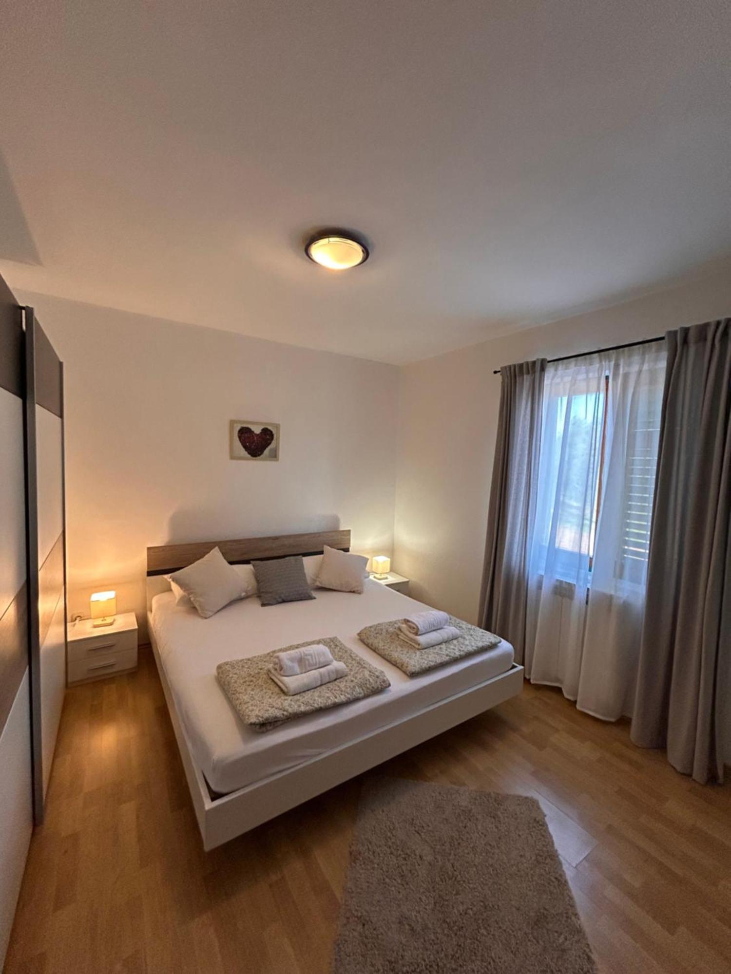 Apartments Marina Свети свети Филип и Яков Екстериор снимка