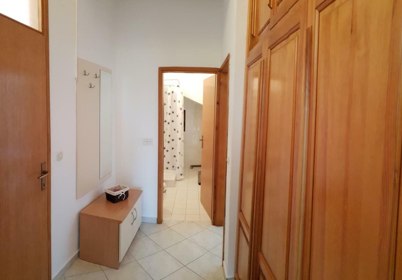 Apartments Marina Свети свети Филип и Яков Стая снимка